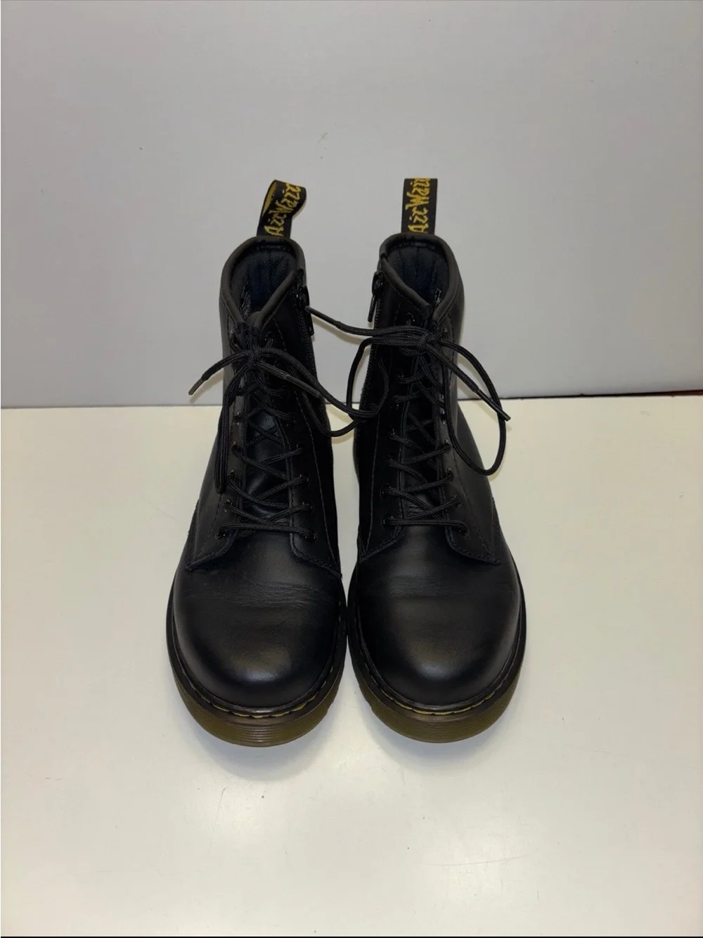 Dr.Martens 1460 boots Juniors size 4